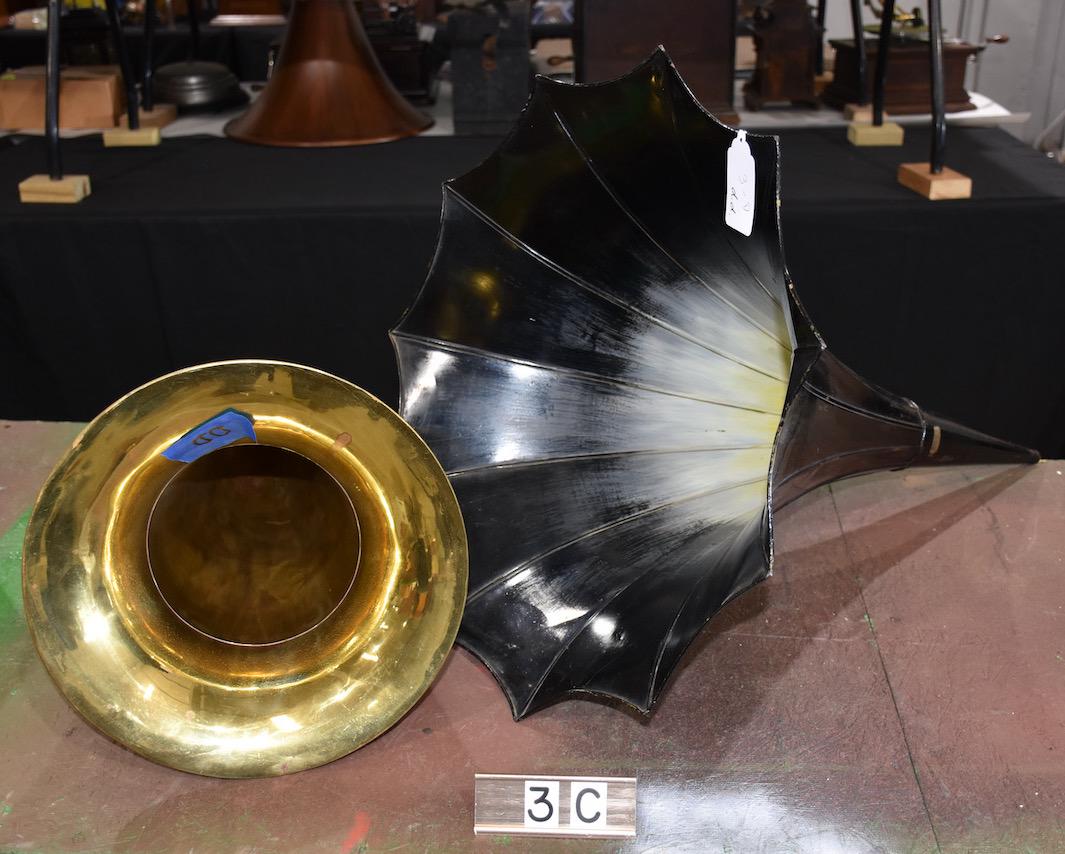 2 Phonograph Horns (1 of 2)