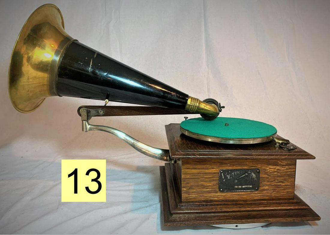 Victor "Z" disc Phonograph (1 of 8)