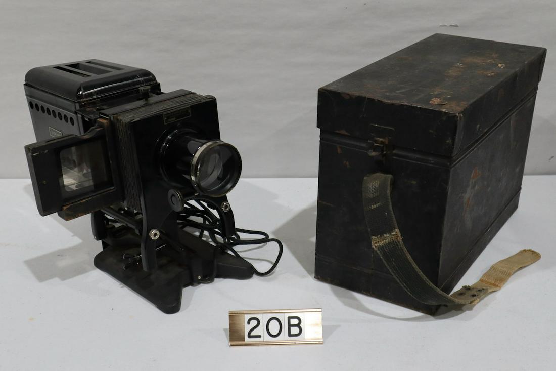 Bausch and Lomb Optical Company Projector (1 of 1)