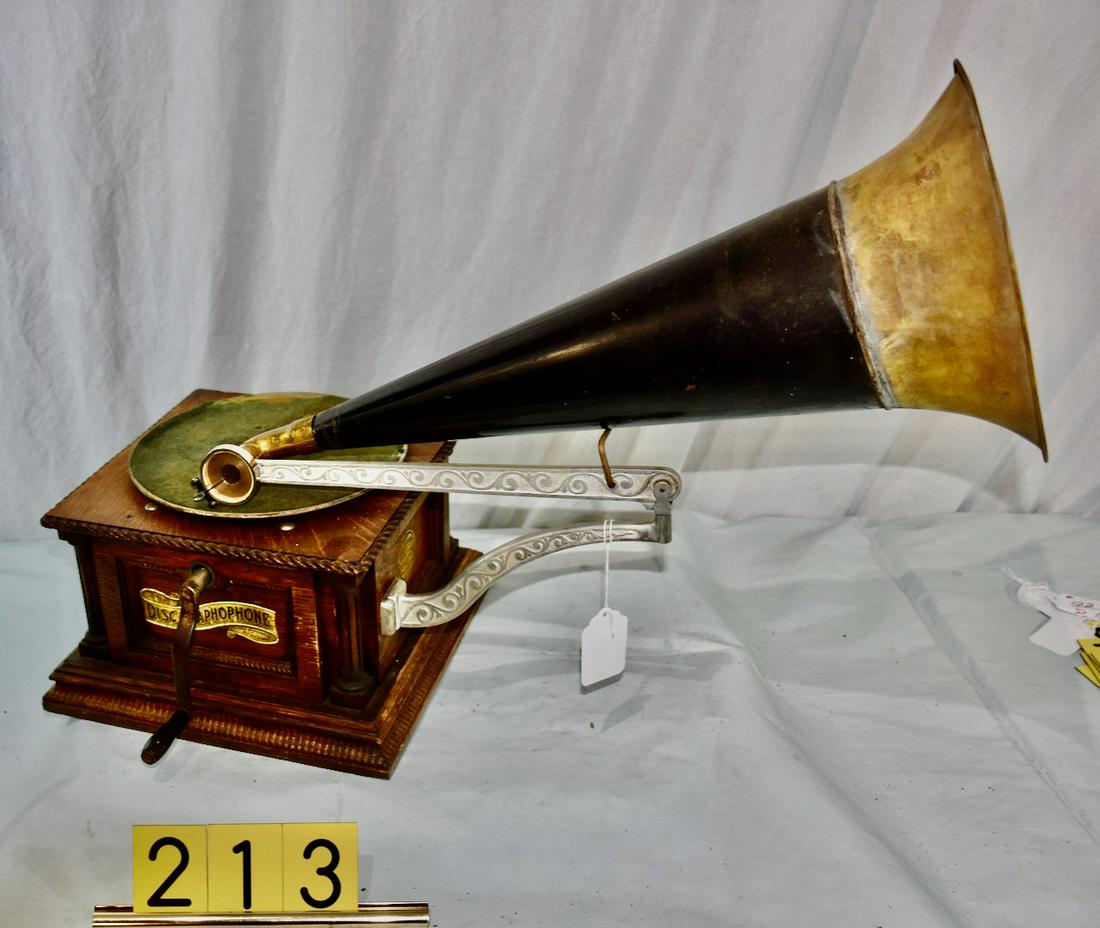 Columbia "AH" Disc Phonograph (1 of 2)