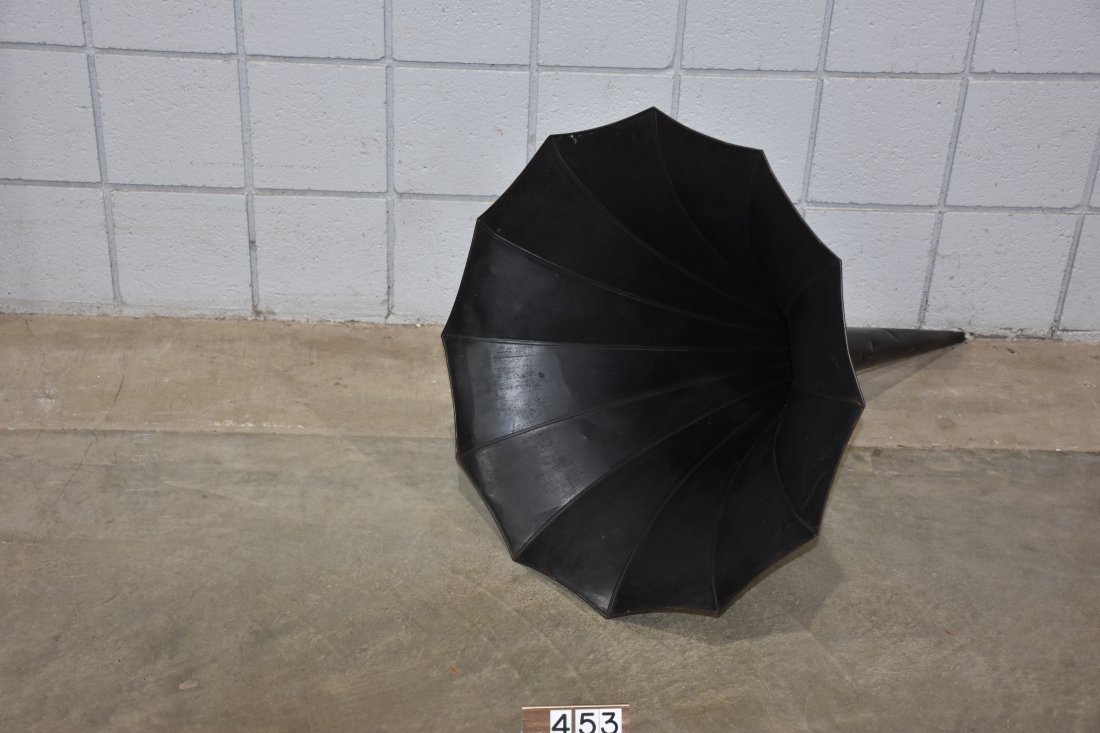 Edison Triumph Phonograph Horn (1 of 2)