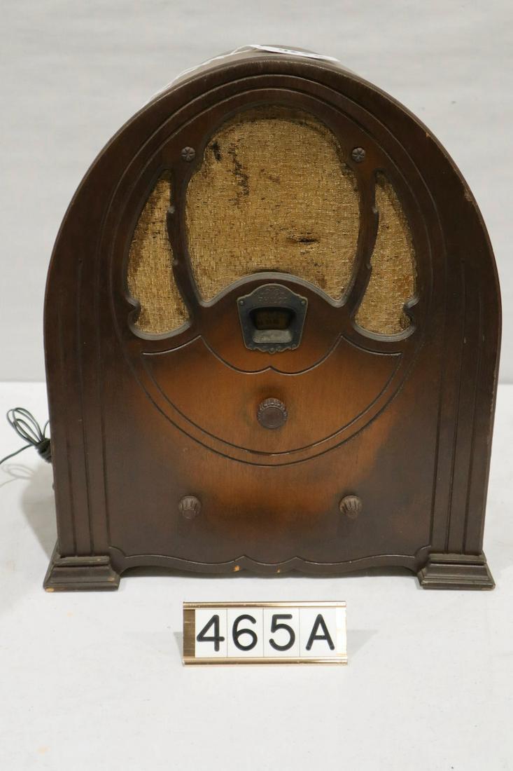 Philco Cathedral Radio (1 of 2)