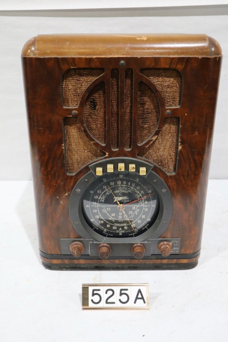Zenith Tombstone Radio (1 of 2)