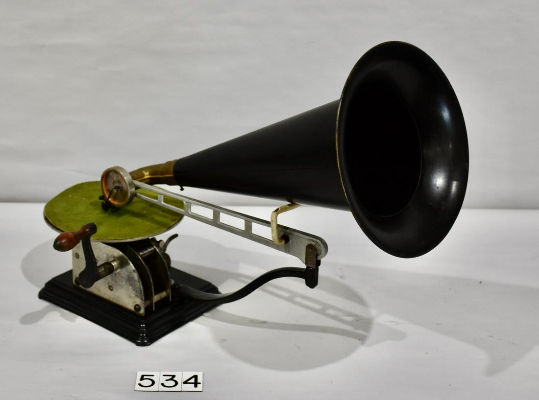 Columbia AU disc phonograph (1 of 1)