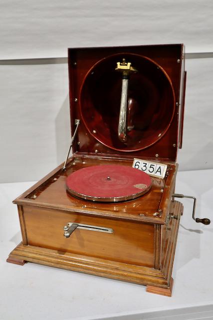 Pathephone Reflex No. 20 Disc Phonograph (1 of 4)