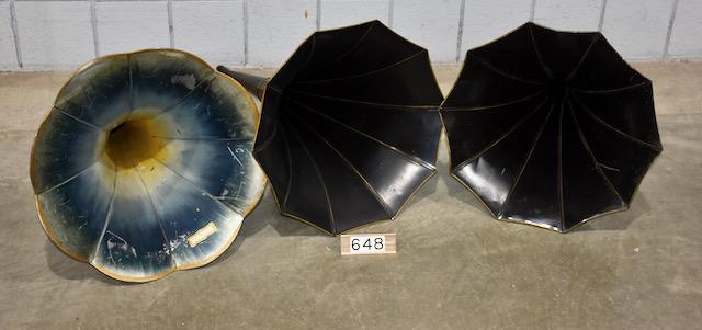 3 Phonograph horns (1 of 2)