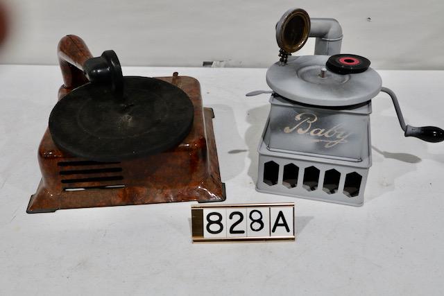 2 Child's phonographs (1 of 1)