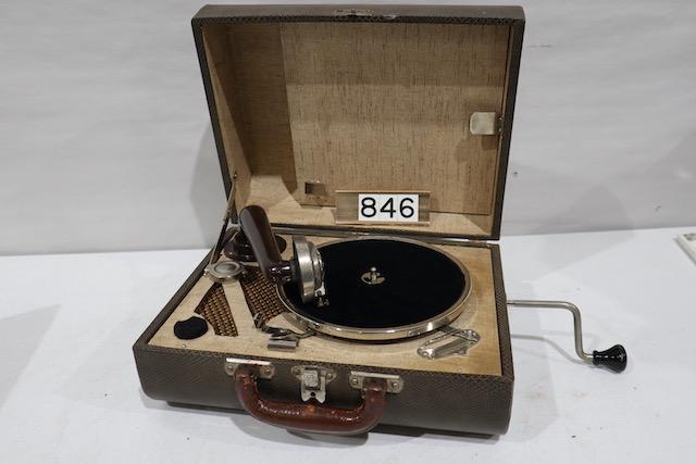 Suitcase Model Phonograph (1 of 2)