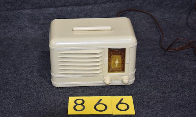 Packard Bell Radio (1 of 2)