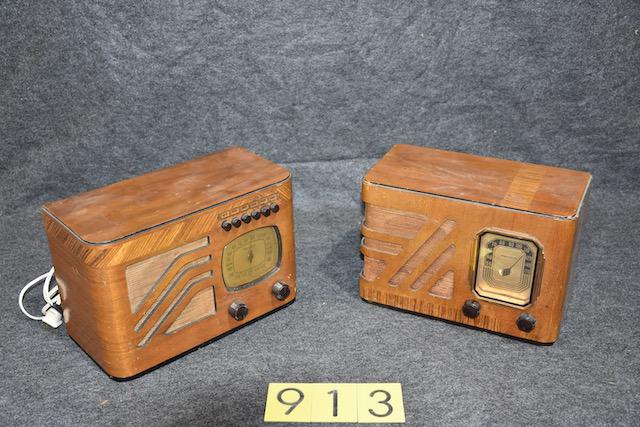 2 Philco Radio's (1 of 2)