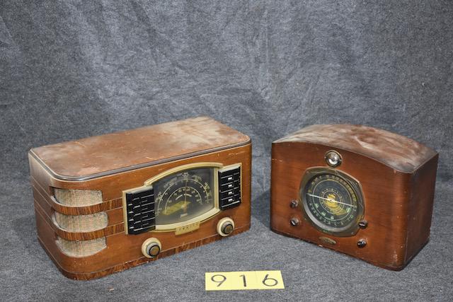 Oriole and Zenith Radios (1 of 3)