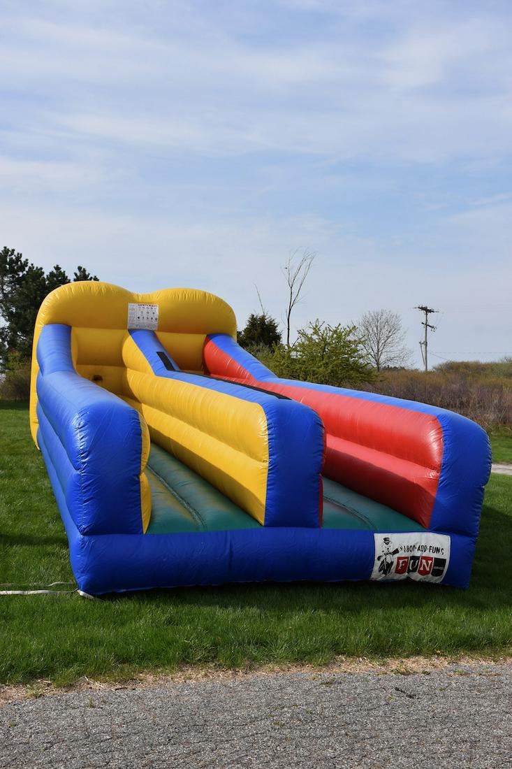 Bungee Run Inflatable (1 of 4)