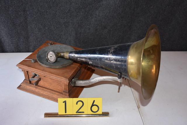 Victor "E" disc phonograph (1 of 1)