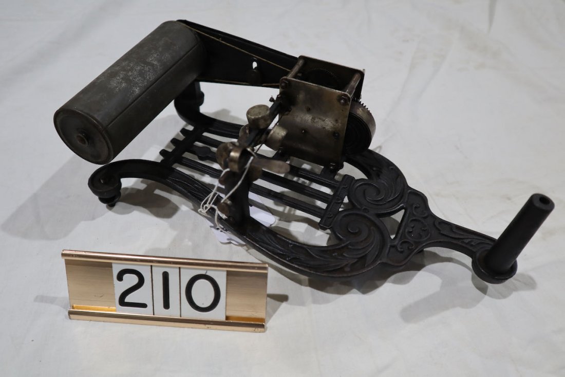 Puck Lyre Base Cylinder Phonograph (1 of 1)