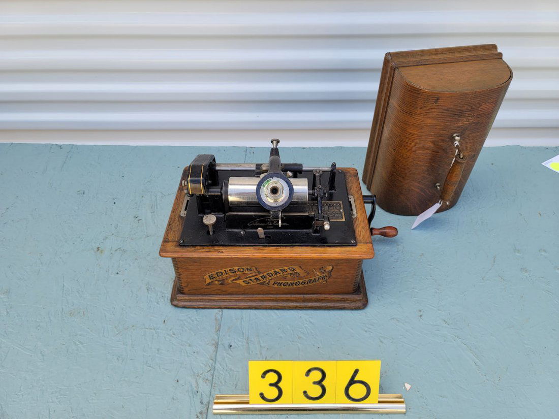 Edison Standard Cylinder Phonograph (1 of 1)
