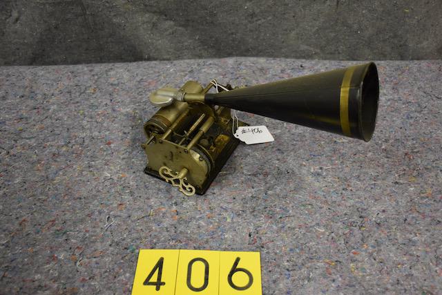 Busy Bee Cylinder Phonograph (1 of 1)