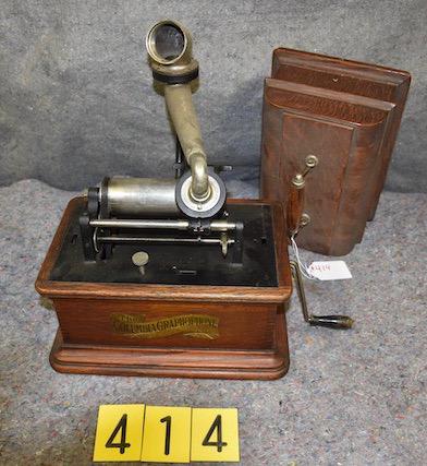 Columbia Cylinder Phonograph (1 of 2)