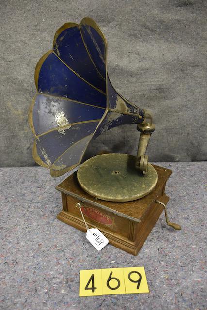 Stand A Disc Phonograph (1 of 1)