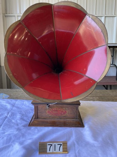 Standard Model A Disc Phonograph (1 of 1)