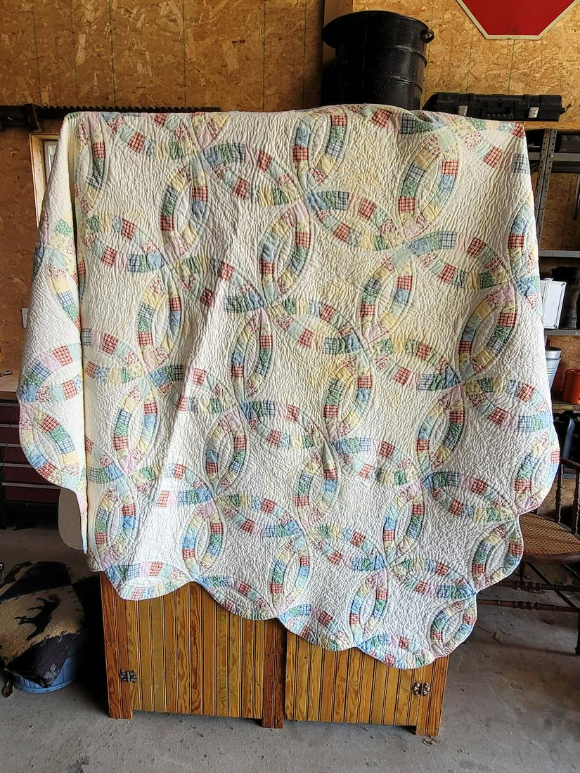 Wedding Ring Quilt: 78" x 82"