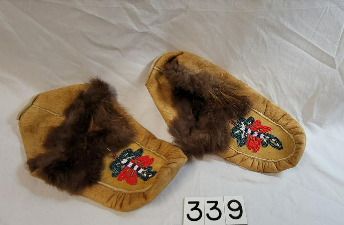Native American Indian Artifact - Beaded Mocassins (1 of 1)