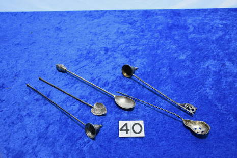 Group of Sterling: Candle snuffers (2), 3 ice tea spoons. 106 grams