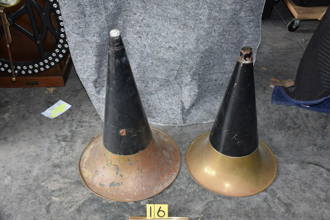 Large Brass bell Victor horn (1 of 2)