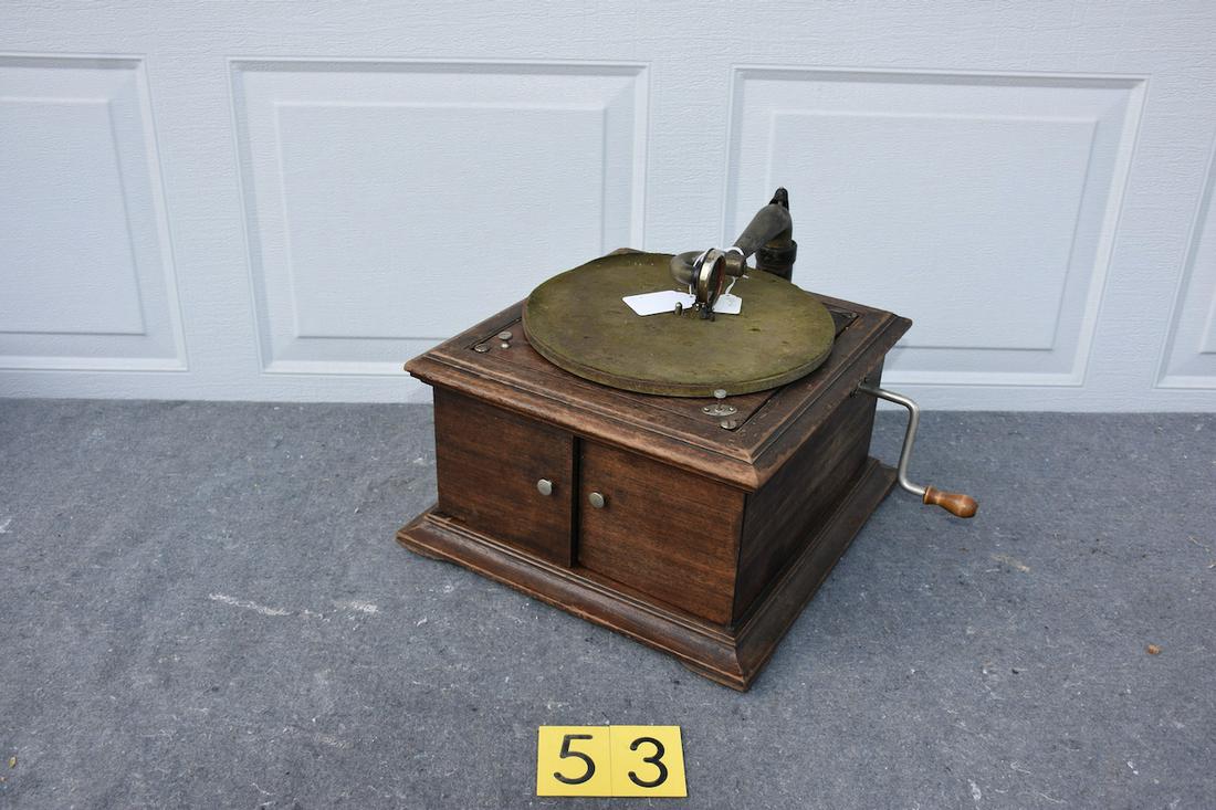 Victor Victrola Disc Phonograph (1 of 3)