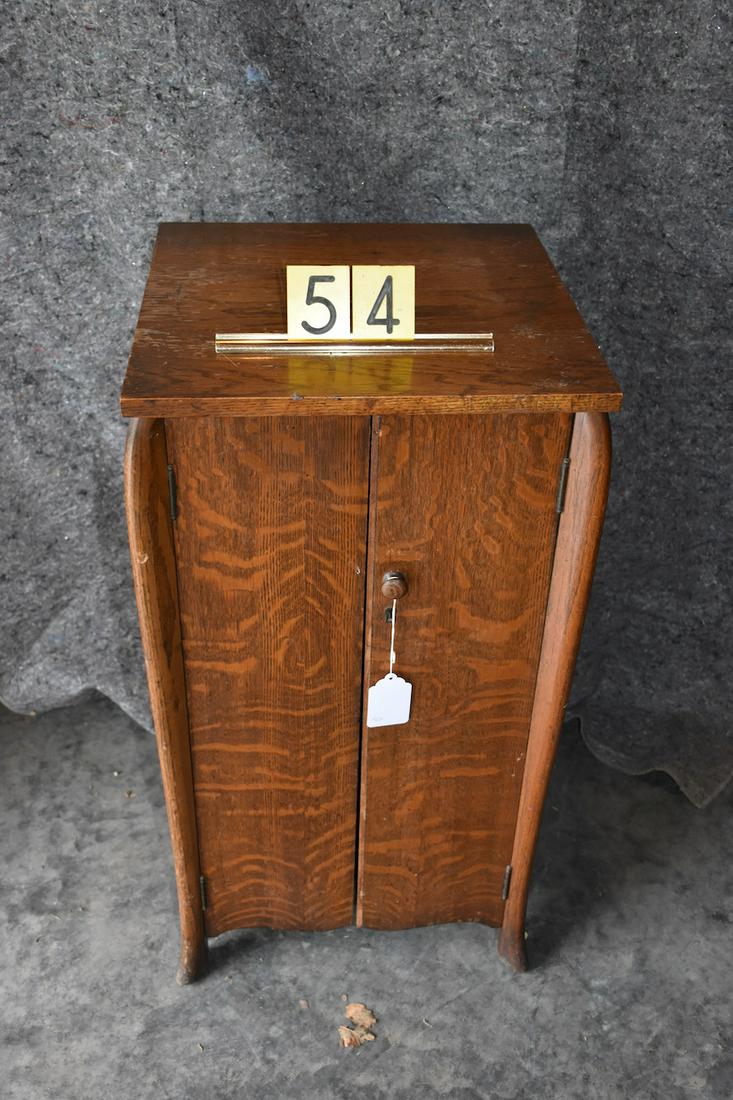 Oak 2-door disc record cabinet (1 of 2)