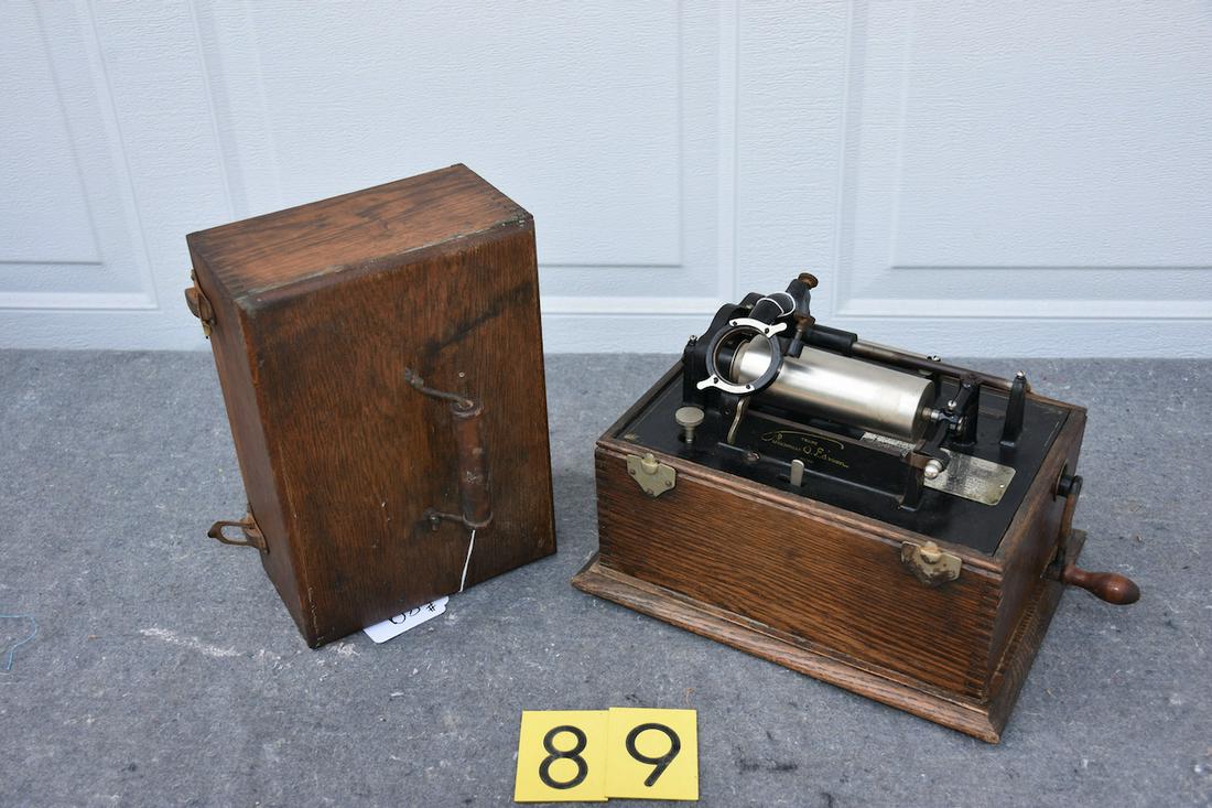 Edison 4-Latch Cylinder Phonograph (1 of 1)