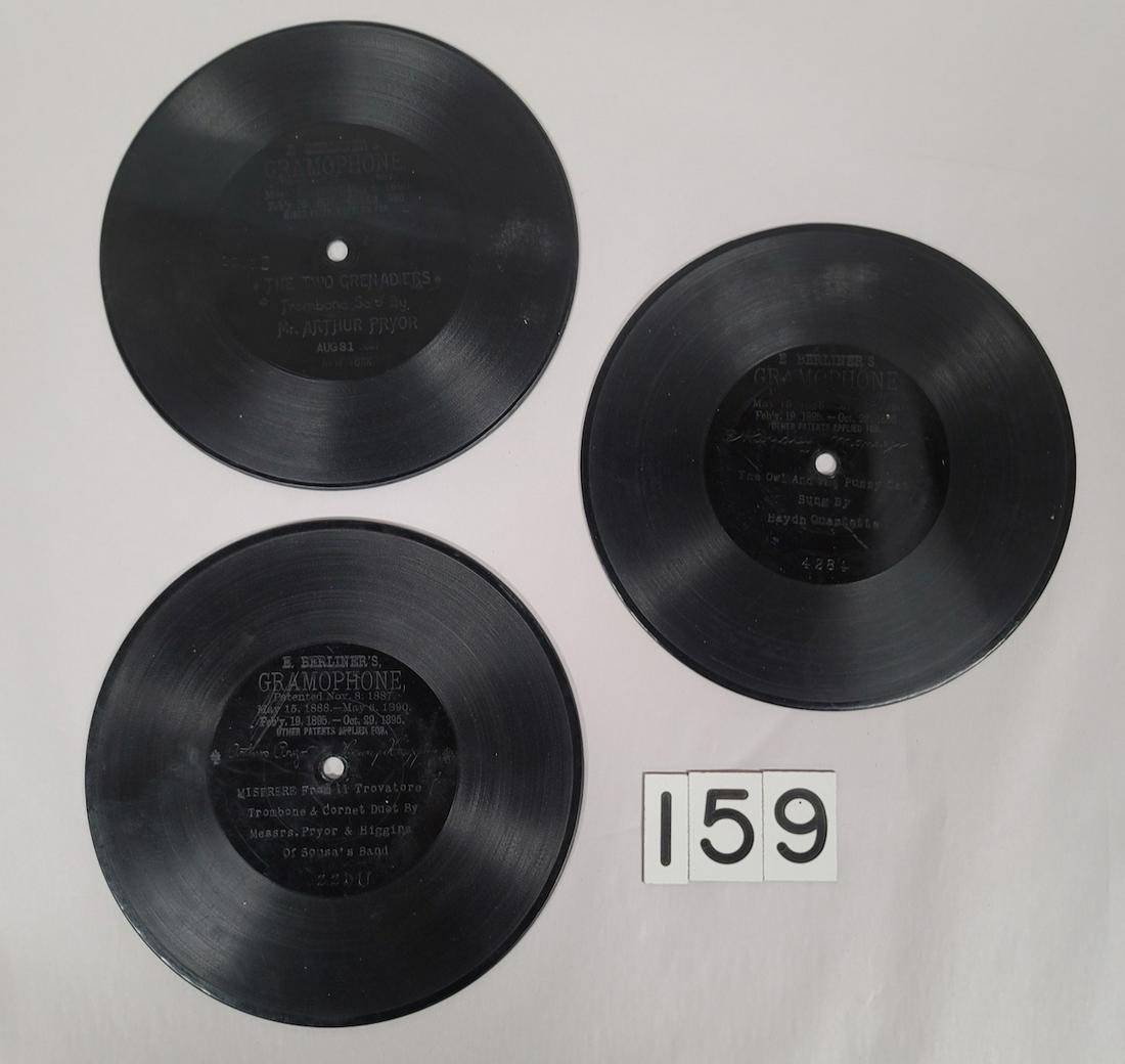 3 Berliner 7" Disc Records (1 of 4)