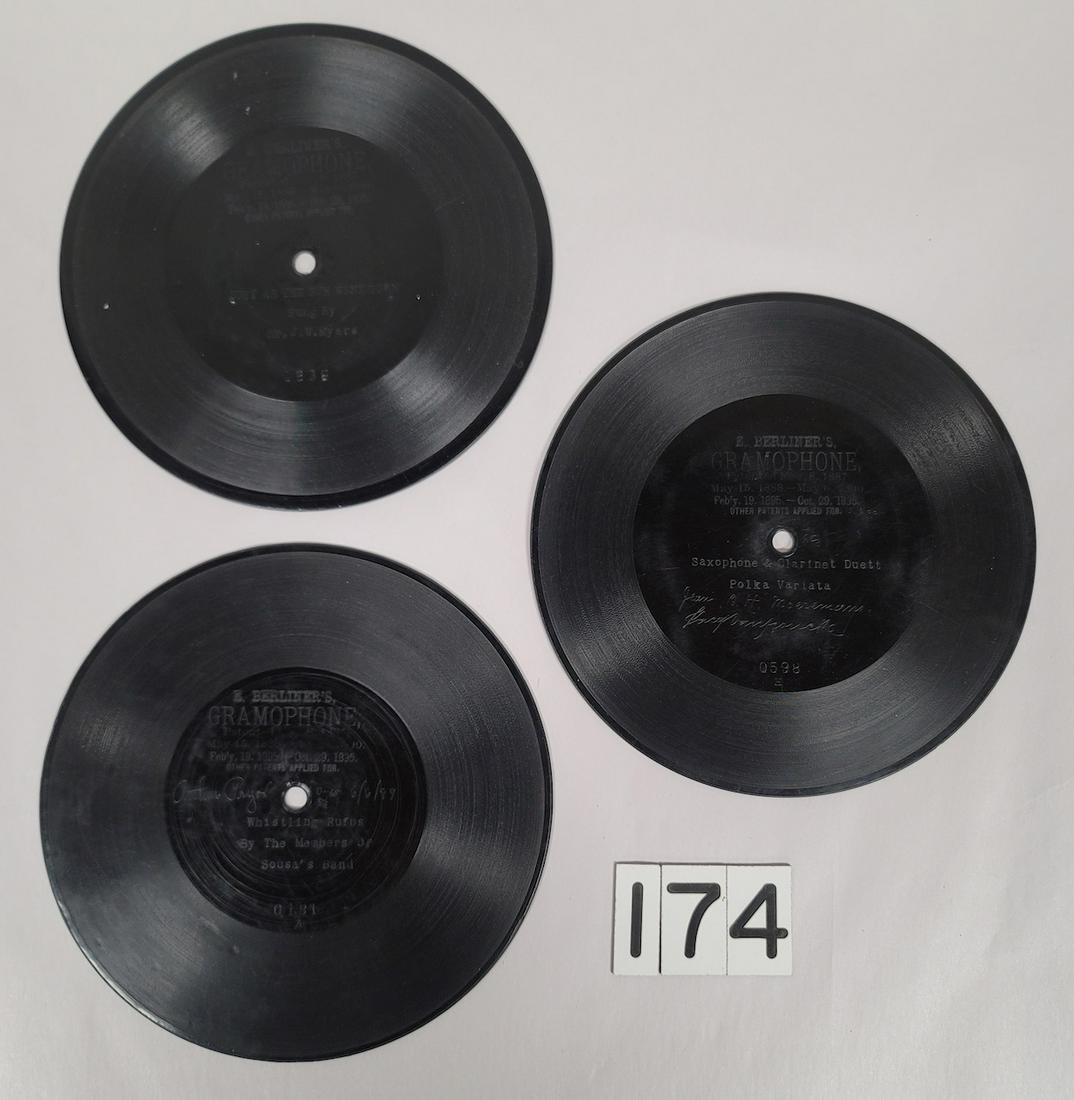 3 Berliner 7" Disc Records (1 of 4)