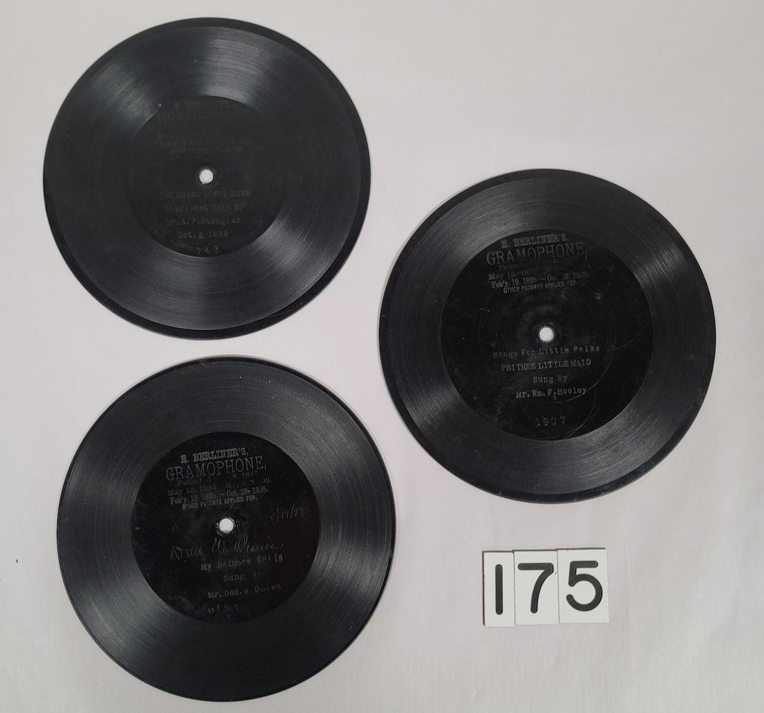 3 Berliner 7" Disc Records (1 of 4)