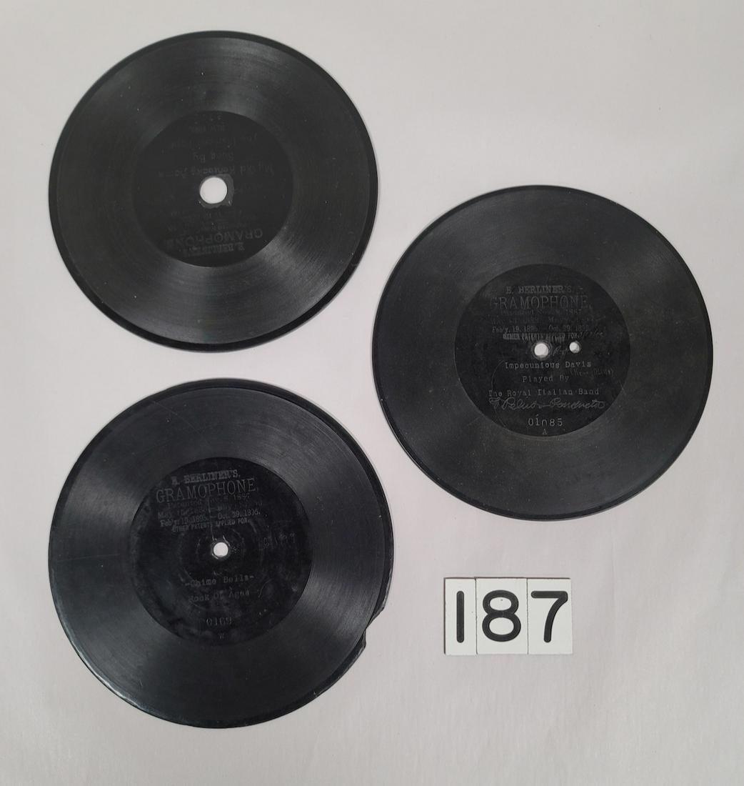 3 Berliner 7" Disc Records (1 of 5)