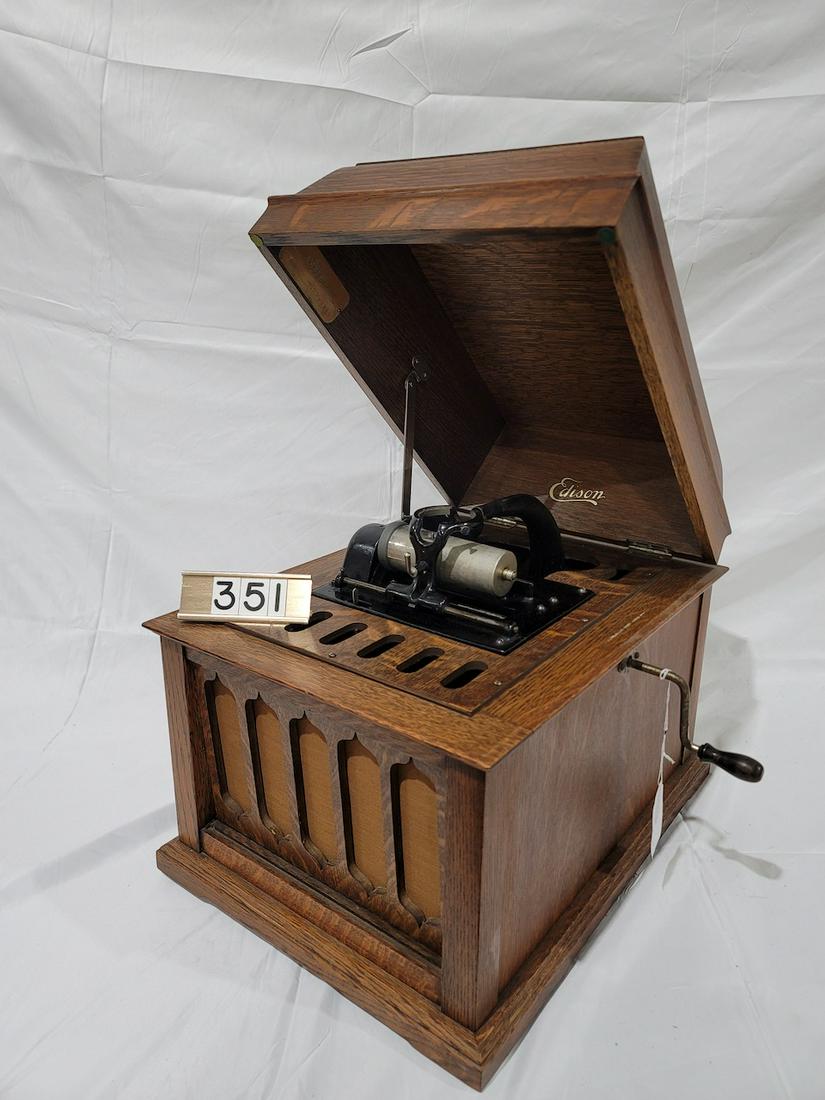 Edison Amberola 50 Cylinder phonograph (1 of 1)