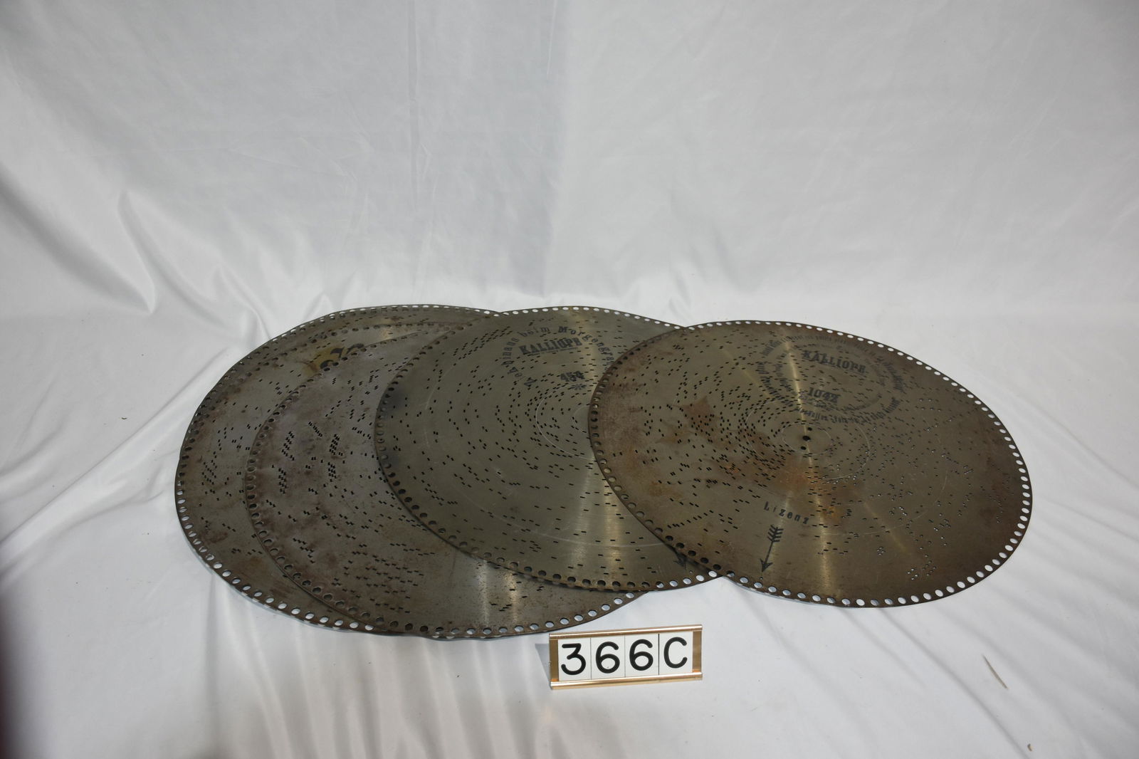 Kalliope 17-3/4" Music Box Discs (1 of 1)