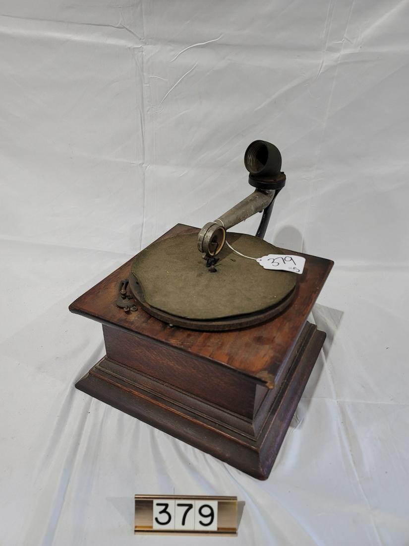 Columbia Disc Phonograph (1 of 2)
