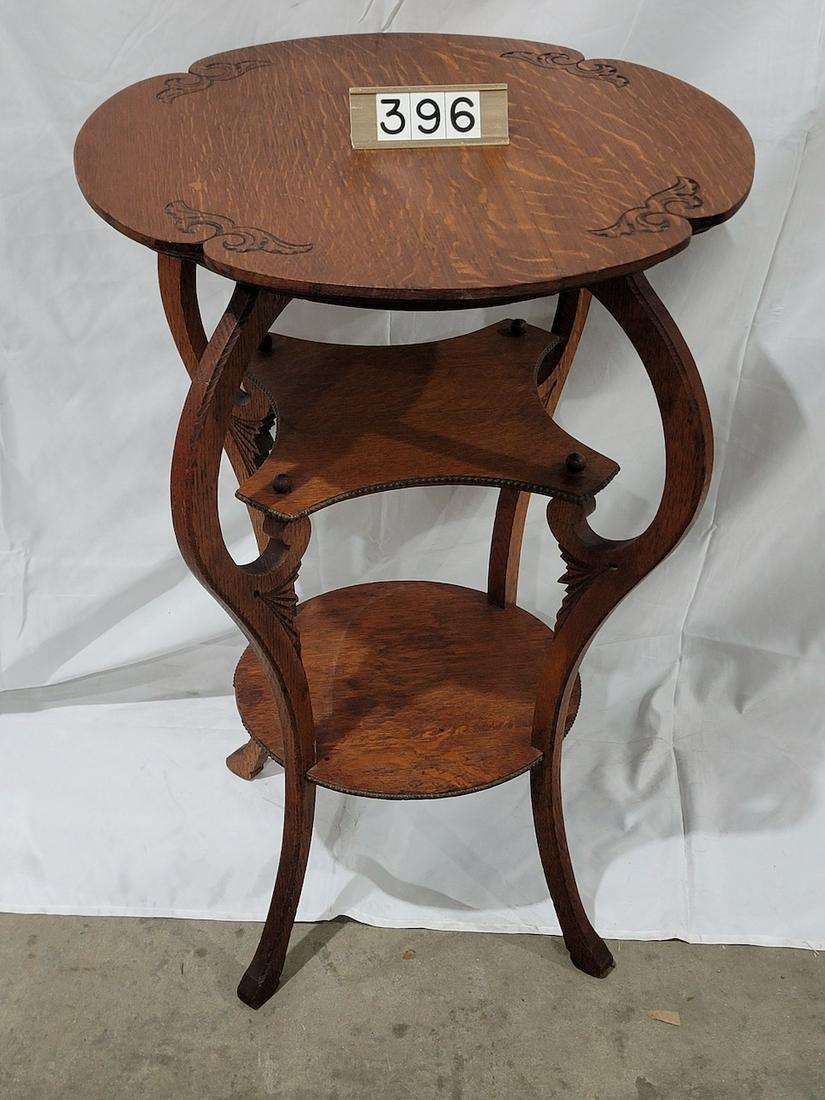 Oak Accent Table (1 of 2)