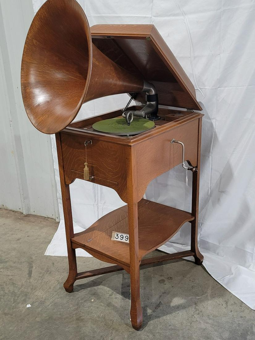 Victor Schoolhouse Oak Floor Model Phonograph (1 of 3)