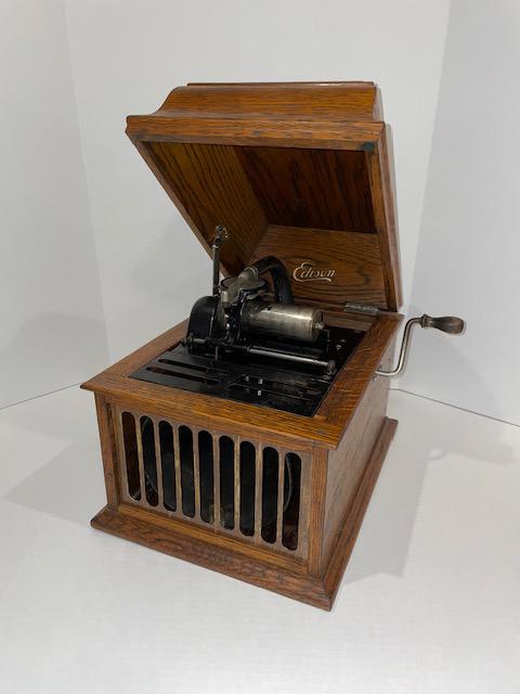 Edison Amberola 30 Cylinder Phonograph (1 of 1)