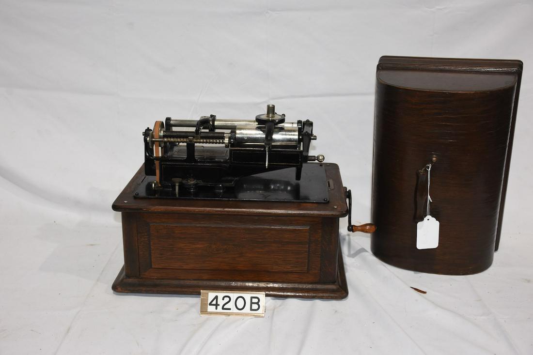 Interesting Edison Concert Phonograph: CN-C8983. Equipped with a factory standard mandrel conversion and special factory repeater that was specific for this conversion. Model B reproducer.