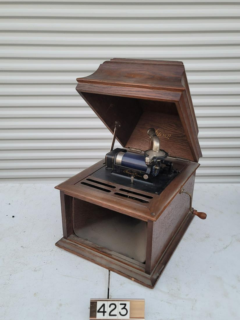 Edison Amberola X: Has crank and reproducer. Missing grill. SN: 7650