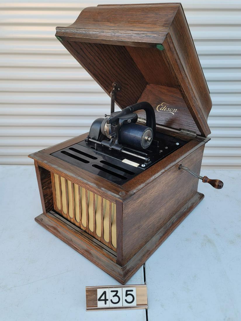 Edison Amberola Cylinder Phonograph. (1 of 2)