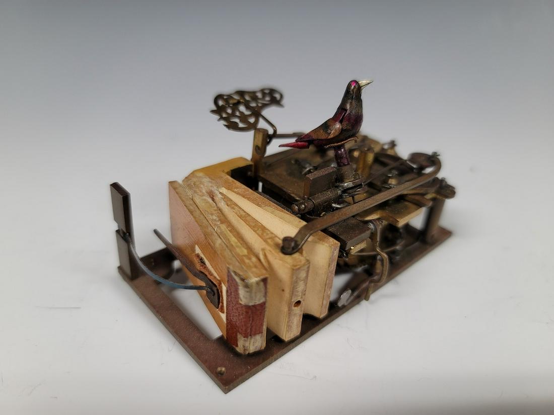 Mechanism for Bird Box: No case. Complete with bird, etc. Untested