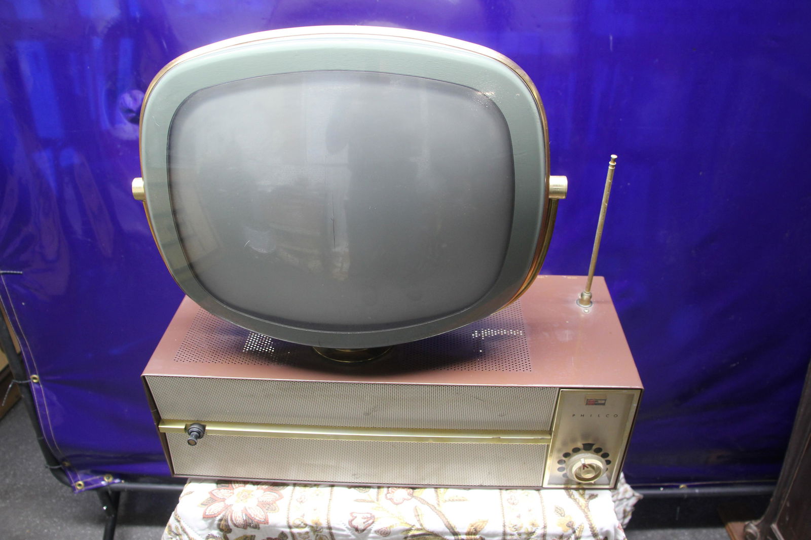Philco Predicta Futuristic Television (1 of 4)