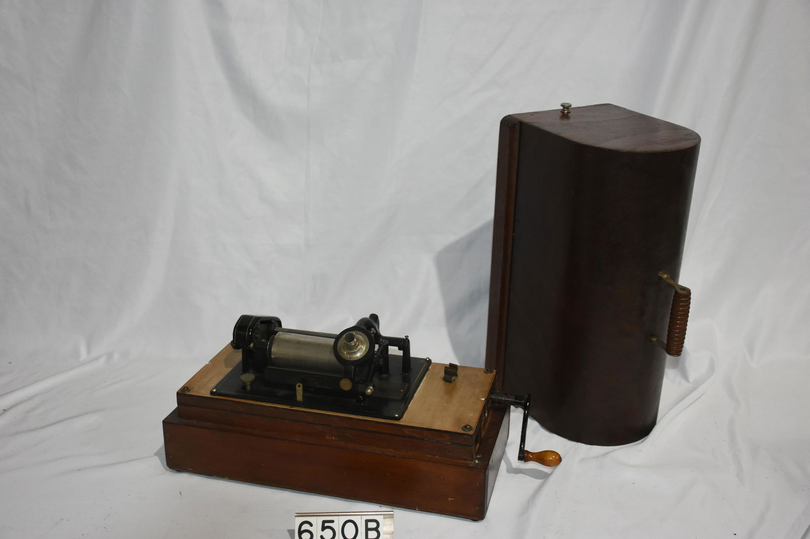 Edison Standard Cylinder Phonograph (1 of 2)