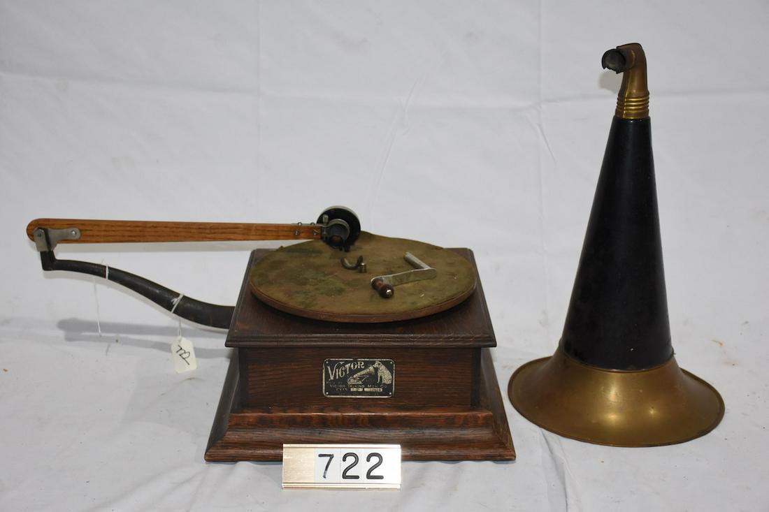 Victor P disc phonograph (1 of 1)