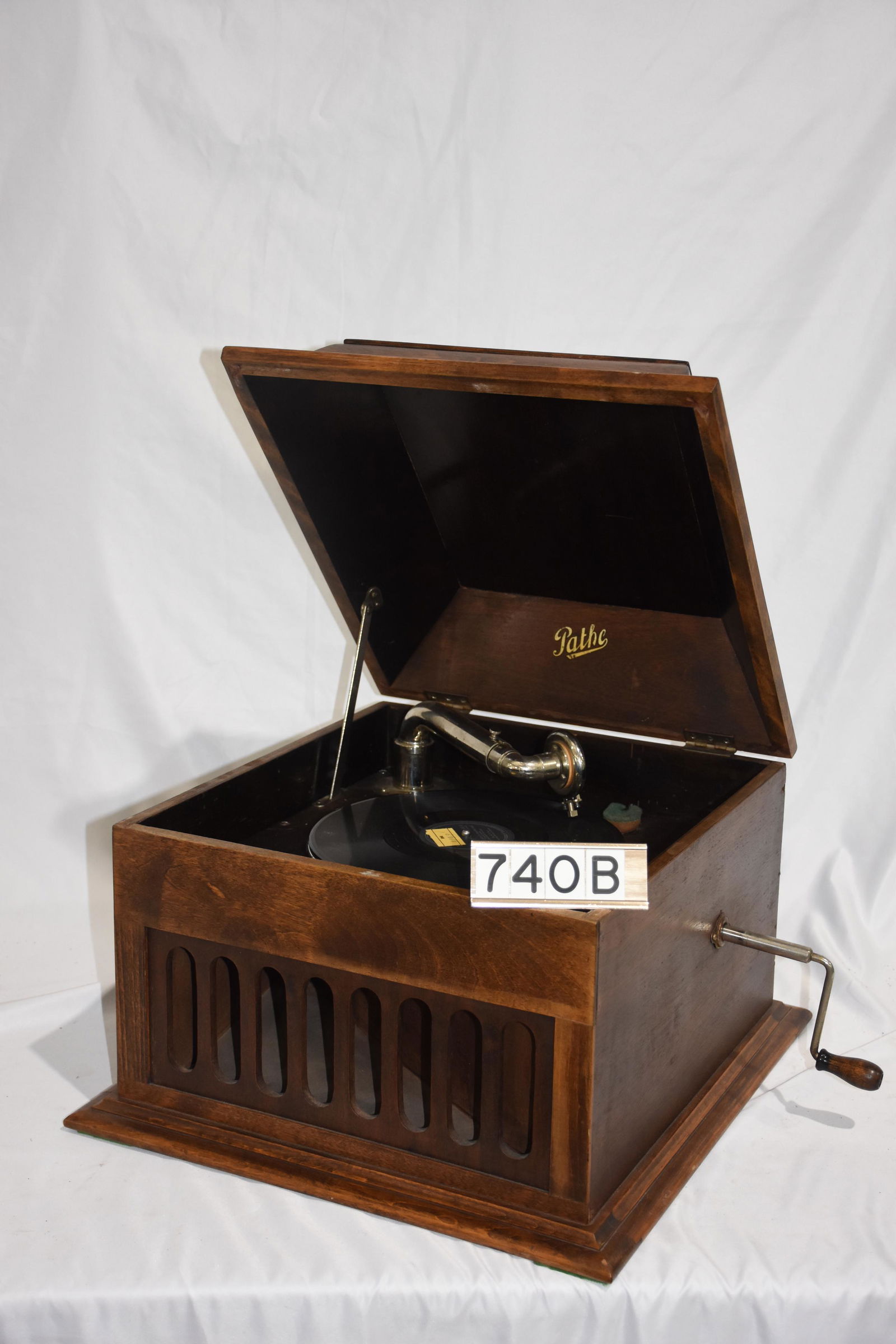 Pathe Disc Phonograph (1 of 1)