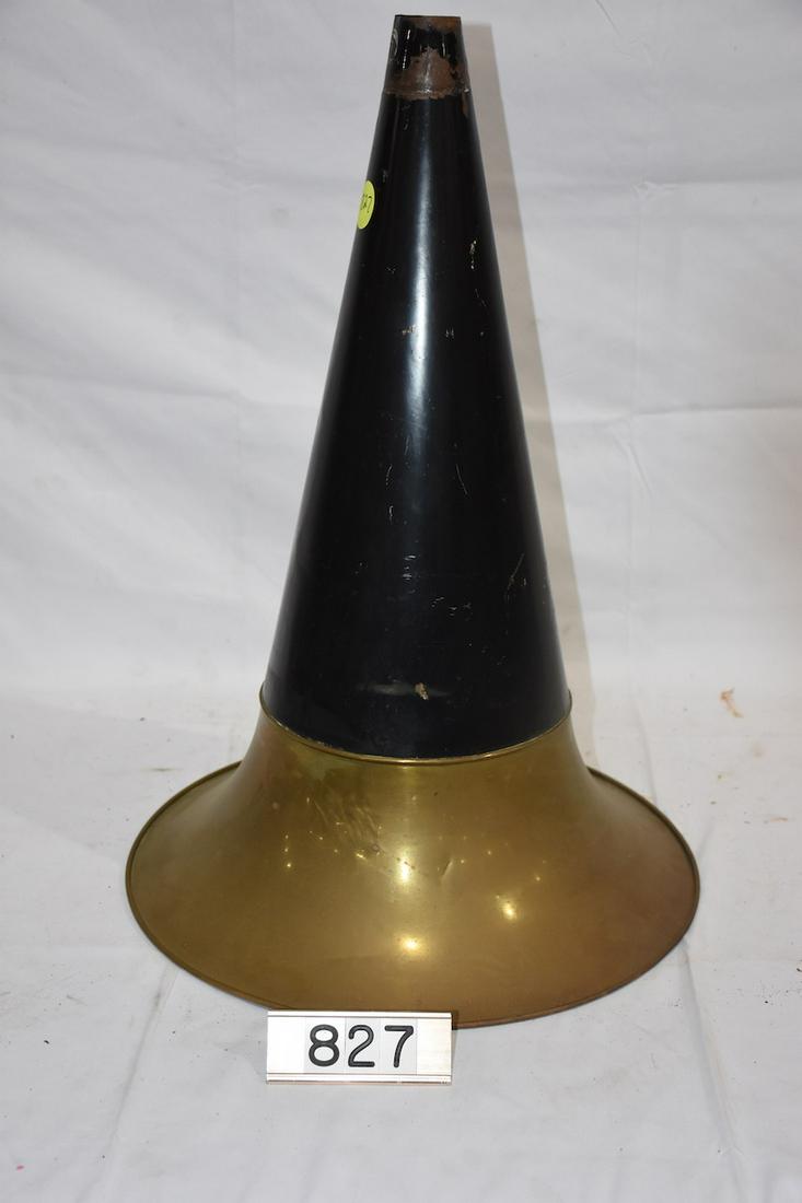 Victor Brass Bell Phonograph Horn (1 of 2)