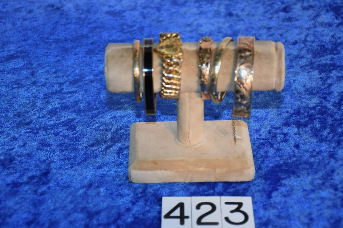 6 Gold Filled Bangle Bracelets (1 of 2)